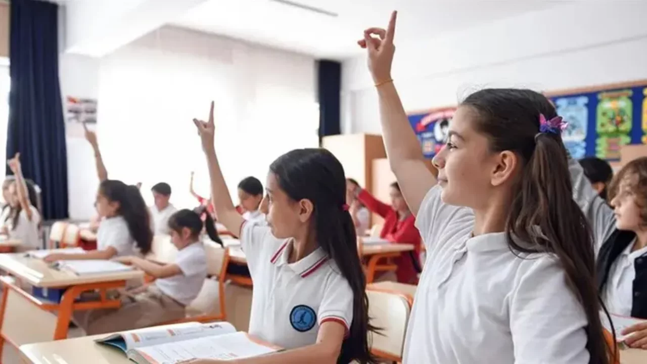 Okullara sıkı kurallar geliyor! 81 ile kritik talimat g&ouml;nderildi