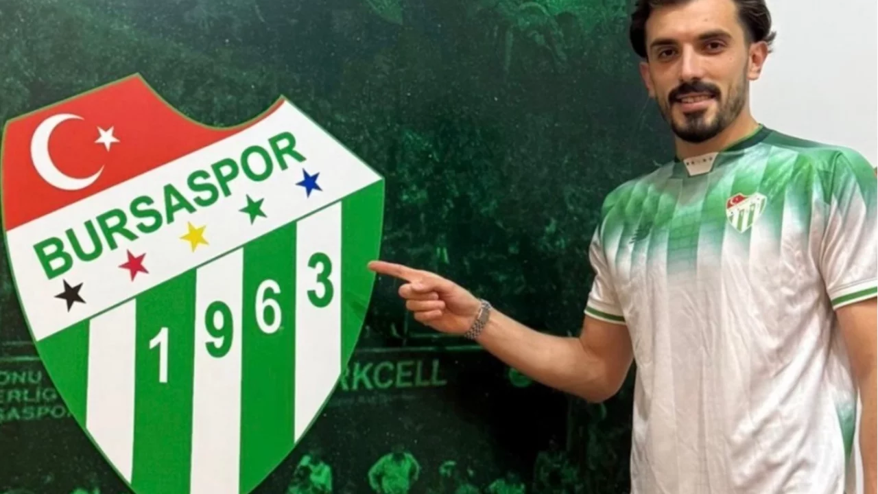 Resmi açıklama geldi! Bursaspor'da bir isimle daha yollar ayrıldı...
