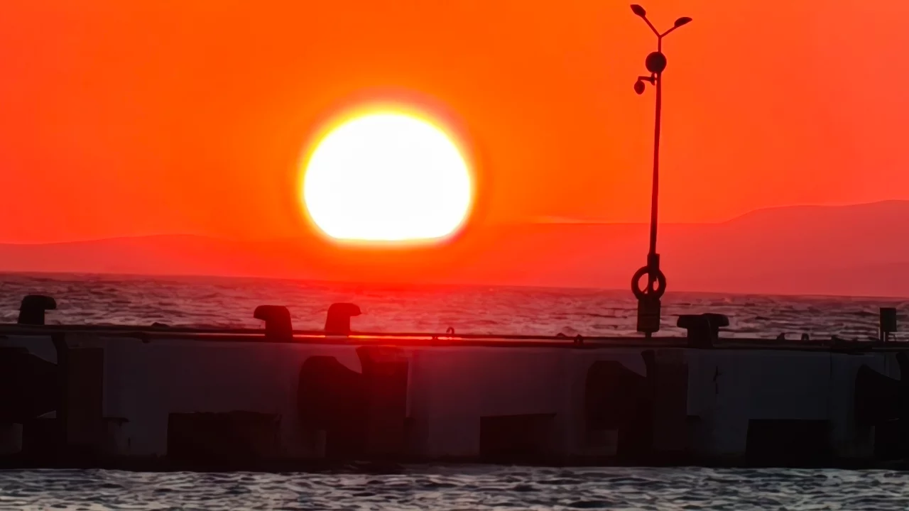 Kuşadası'nda gün batımı büyülüyor
