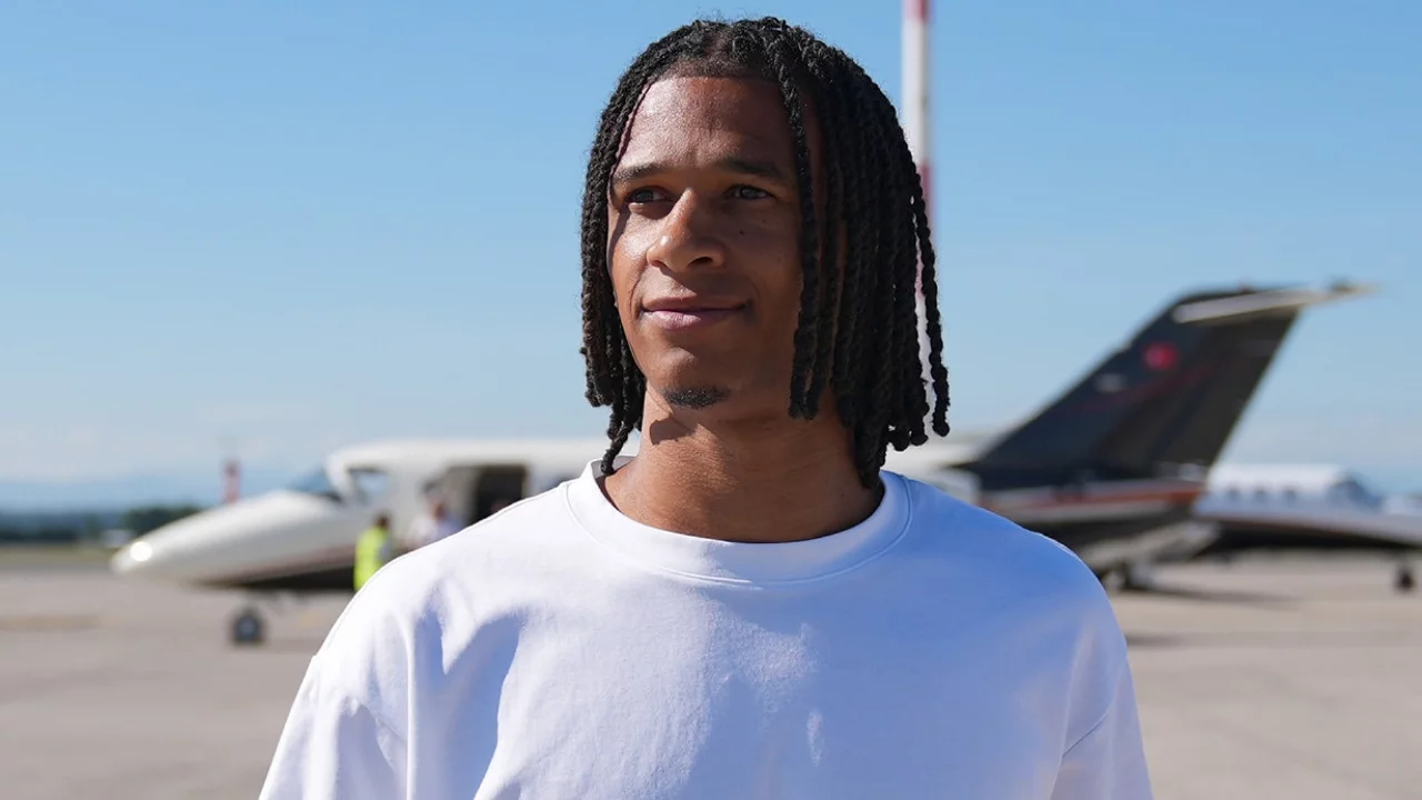 Nathan Ak&eacute;, Fenerbah&ccedil;e kampına katıldı