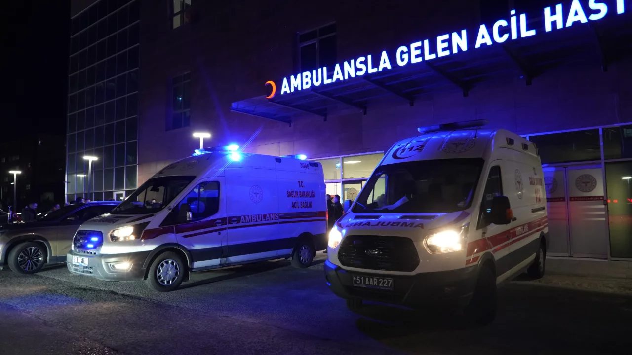 D&uuml;ğ&uuml;nde sevin&ccedil; faciaya d&ouml;n&uuml;şt&uuml;! Havaya a&ccedil;ılan ateş can aldı