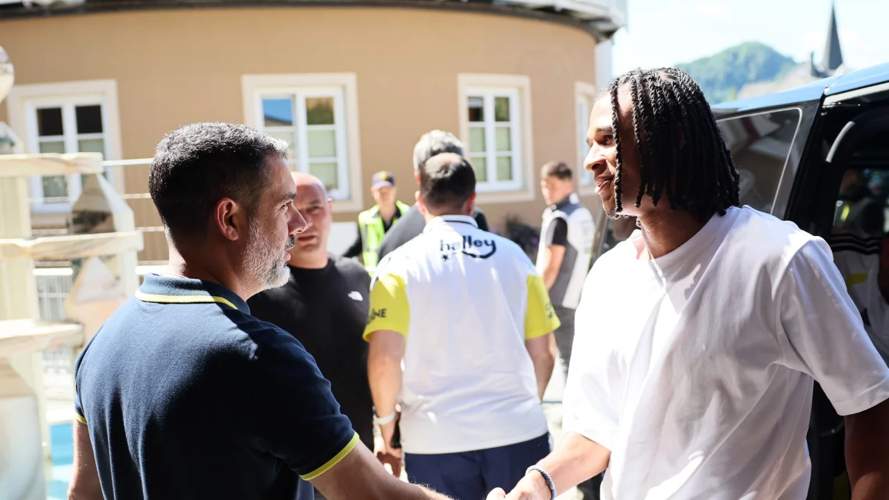 Nathan Ake, Fenerbahçe kampında ilk mesaisine çıktı