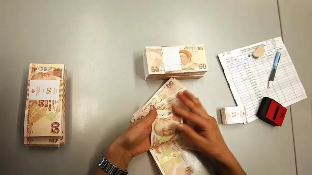 Emeklilerin yeni gelir kapısı b&uuml;y&uuml;yor! 487 bin kişi "ikinci maaş" almaya hak kazandı