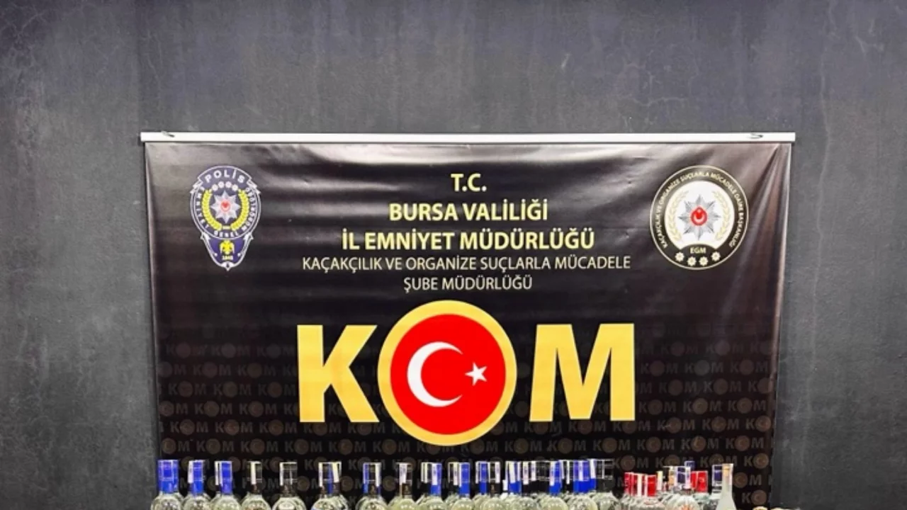 Bursa'da sahte alkoll&uuml; i&ccedil;ki operasyonu!