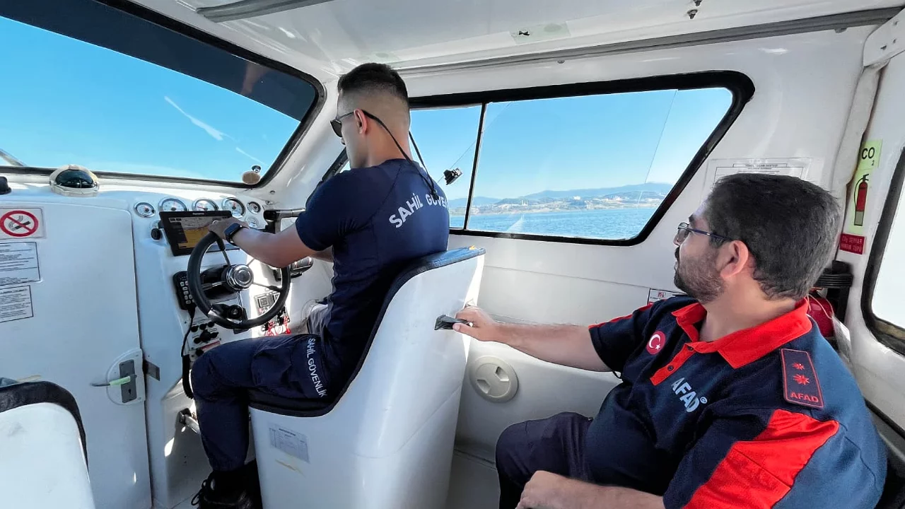Marmara Denizi'nde ortaya &ccedil;ıkan gaz kokusu paniğe neden oldu!