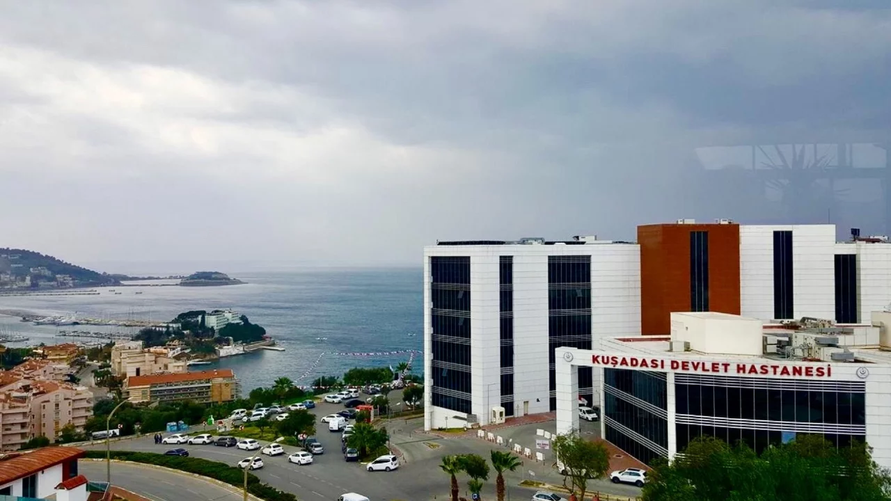 Kuşadası'ndaki 5 yıldızlı otelde alarm! Çok sayıda turist hastanelik oldu