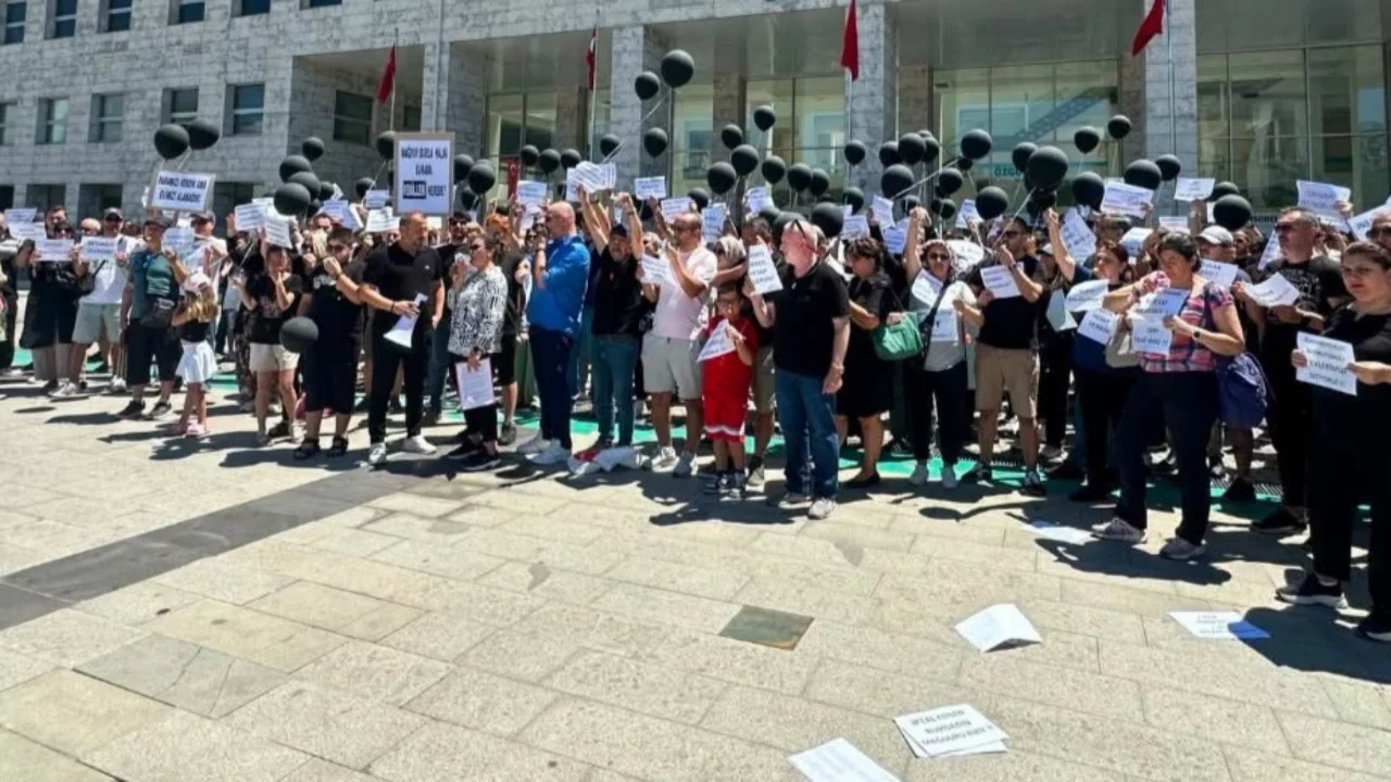 Bursa'da Atış Yapı mağdurları isyan etti: "Bedelini vatandaş &ouml;d&uuml;yor"