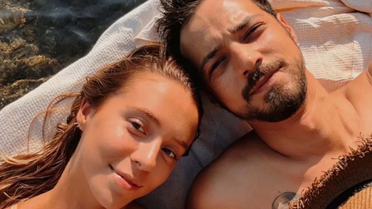 Mert Yazıcıoğlu ve Zeynep Artukmaç'tan İspanya tatili!