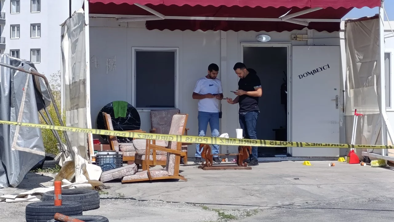 Minibüs durağında kanlı kavga