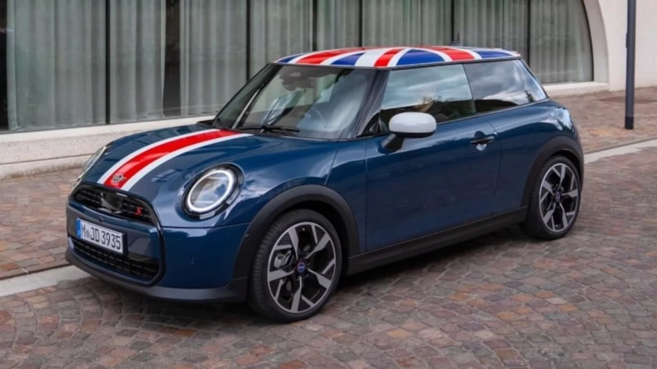 MINI, üretiminin 25. yılını kutluyor: Karşınızda Oxford Edition