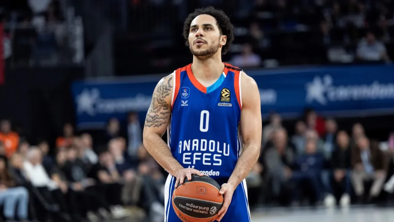 8 yıllık Efes d&ouml;nemi sona erdi! İşte Shane Larkin'in yeni takımı