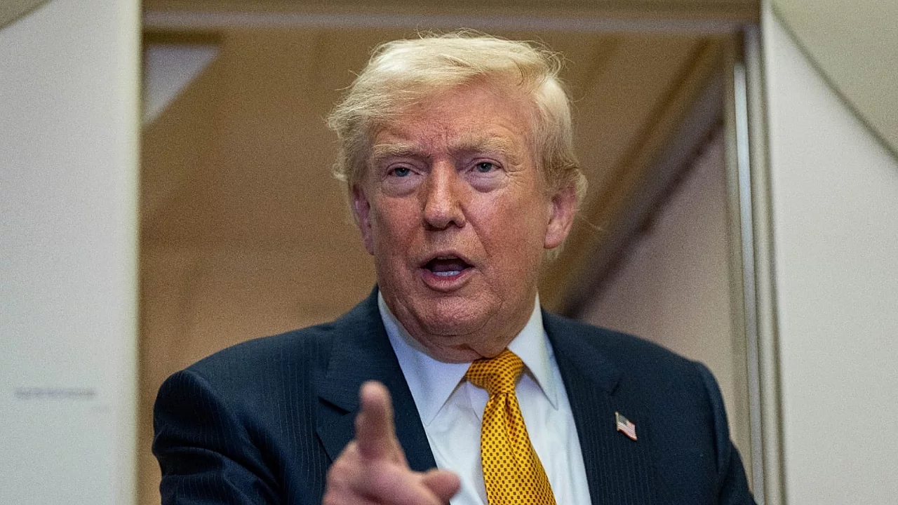 Trump: "H&uuml;rm&uuml;z Boğazı'nı ele ge&ccedil;iriyoruz"