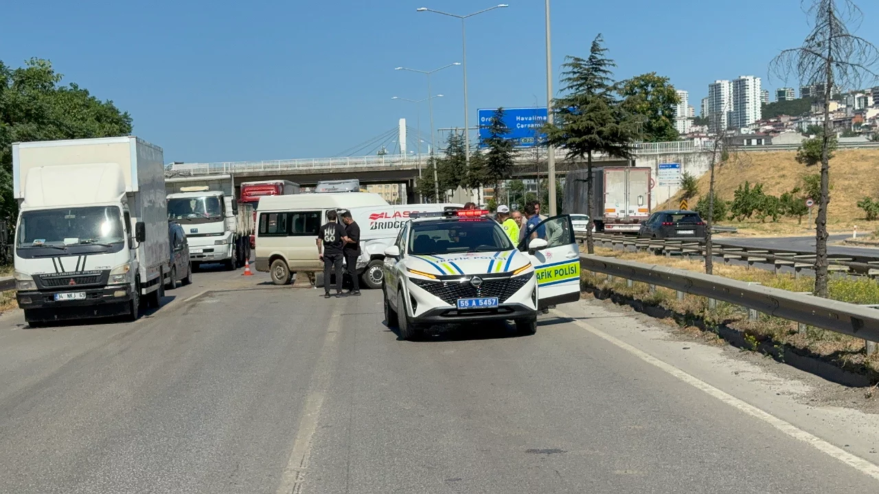 Zincirleme kazada hastaneye giden hamile kadın yaralandı