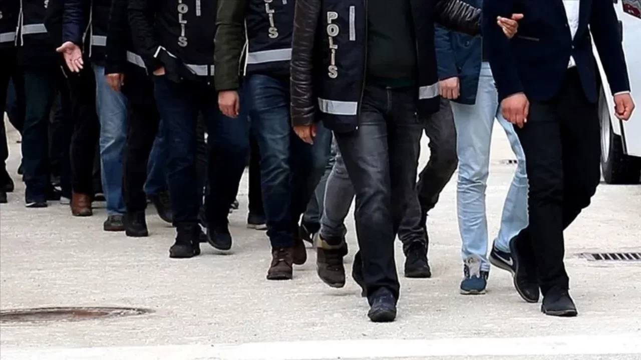 Mersin'de FET&Ouml; operasyonu: &Ccedil;ok sayıda ş&uuml;pheli g&ouml;zaltına alındı