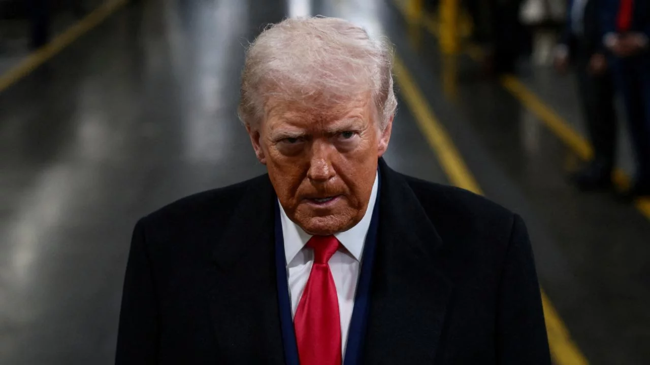 Trump yine İran'ı hedef aldı: "Bu gece ve yarın sert bir şekilde vuracağız"