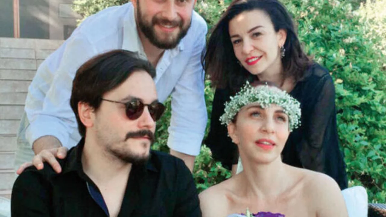 Sertab Erener'den 10. evlilik yıl d&ouml;n&uuml;m&uuml;nde duygusal paylaşım! Eşi Emre Kula'ya &ouml;zel mesaj