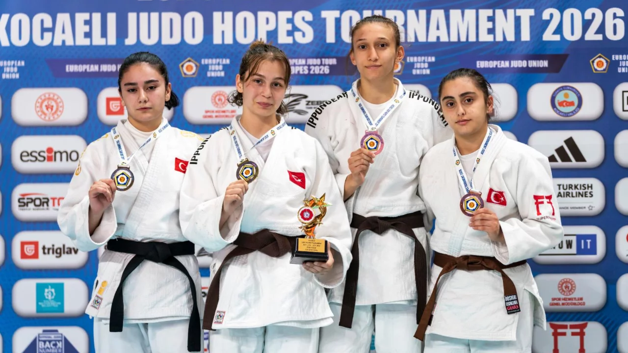Bursalı sporcular Avrupa Kupası'na damga vurdu! 4 madalya birden