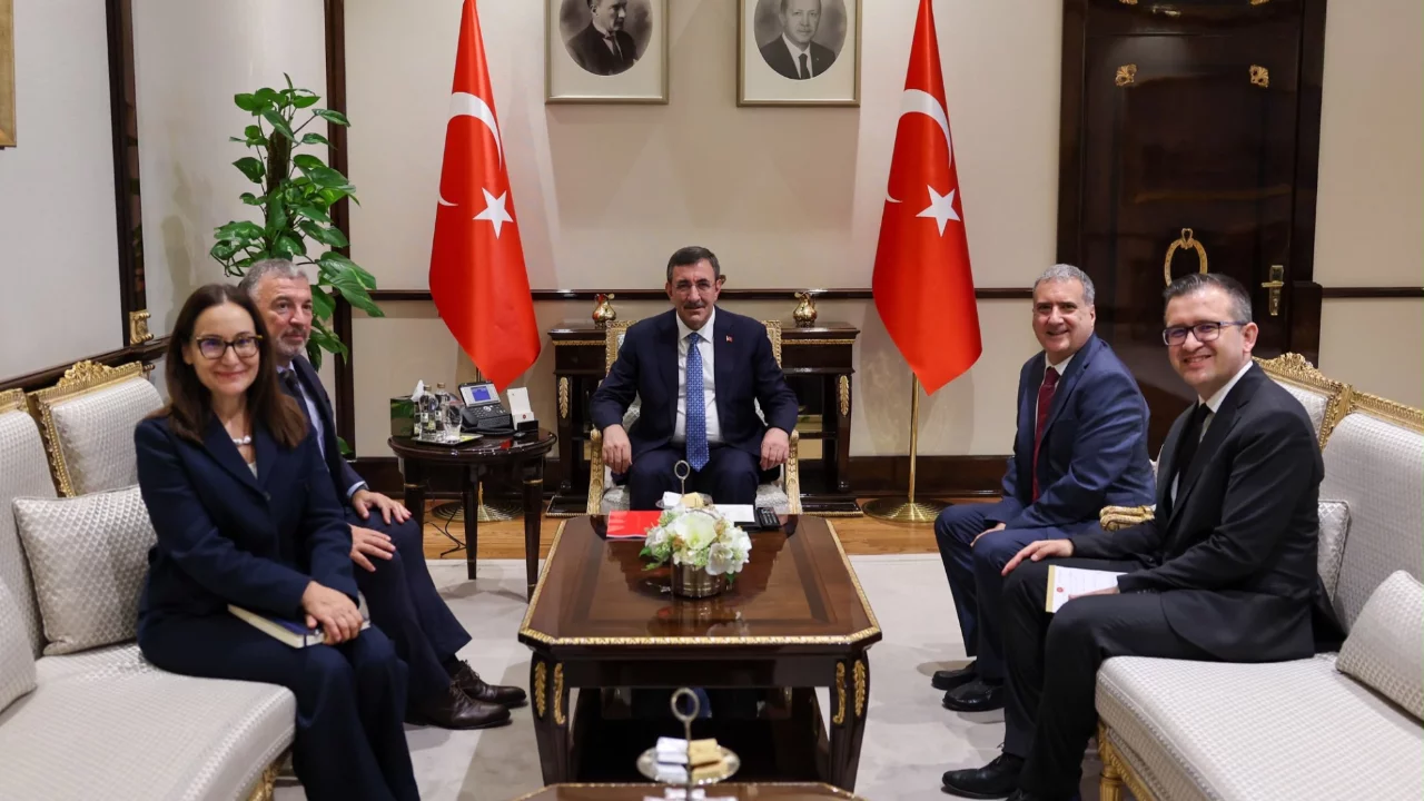 Cevdet Yılmaz'dan D&uuml;nya Bankası teması! T&uuml;rkiye'nin stratejik projeleri masaya yatırıldı
