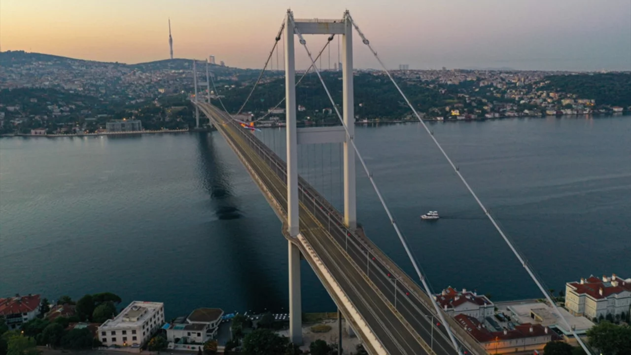 15 Temmuz Şehitler K&ouml;pr&uuml;s&uuml; trafiğe kapatıldı