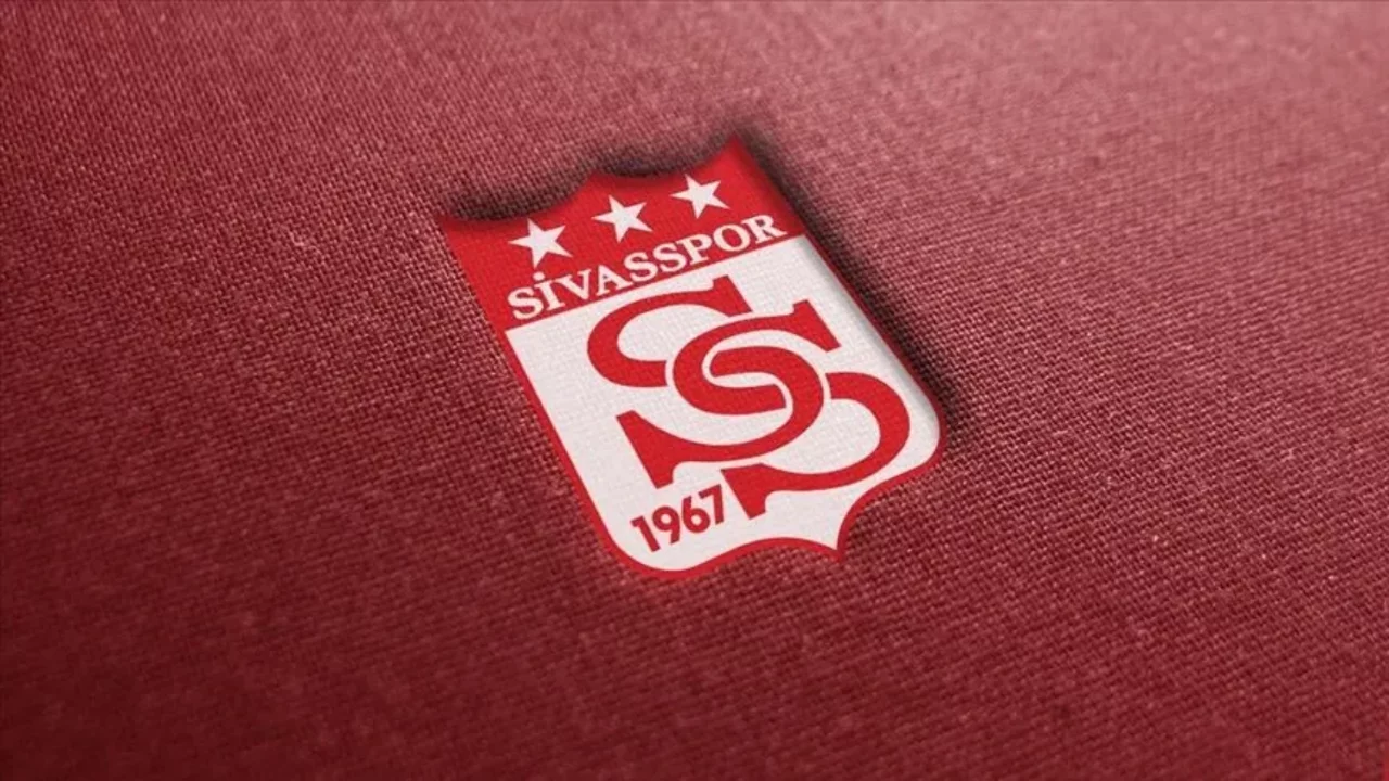 Sivasspor'da kritik karar! Burak &Ouml;z&ccedil;oban yeniden başkan se&ccedil;ildi