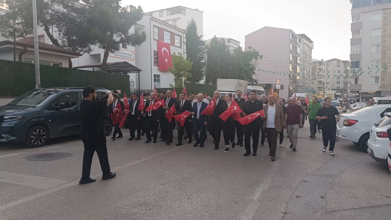 Orhangazi'de 15 temmuz etkinlikleri kapsamında yürüyüş düzenlendi  