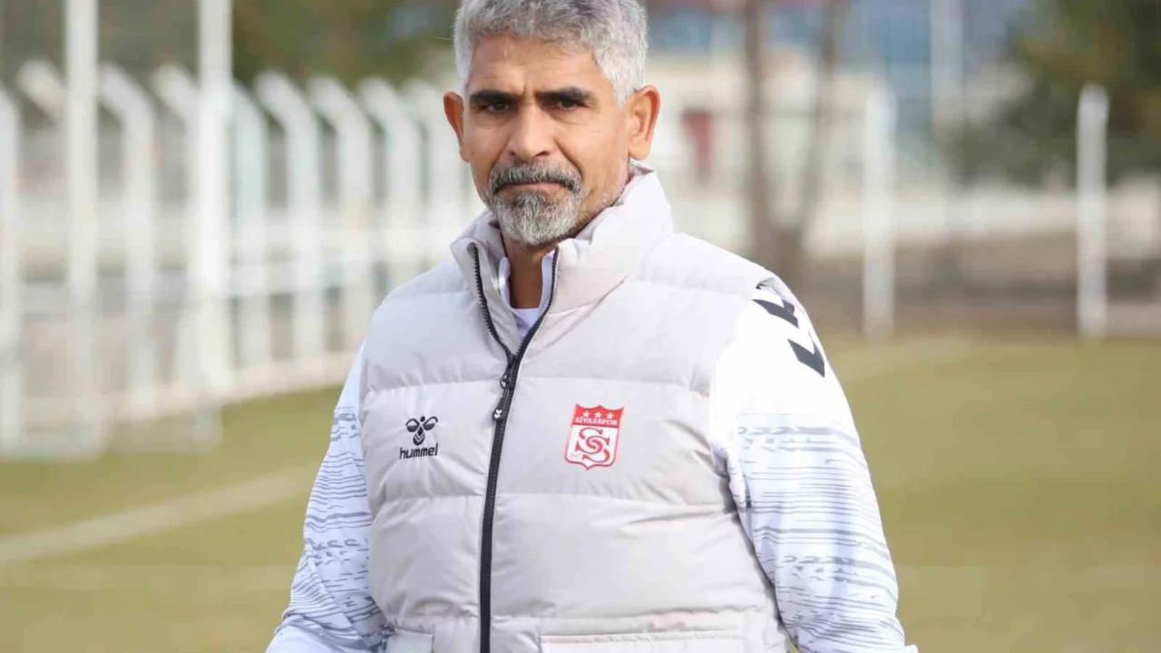 Sivasspor'da İsmet Taşdemir yeniden teknik direkt&ouml;r oldu