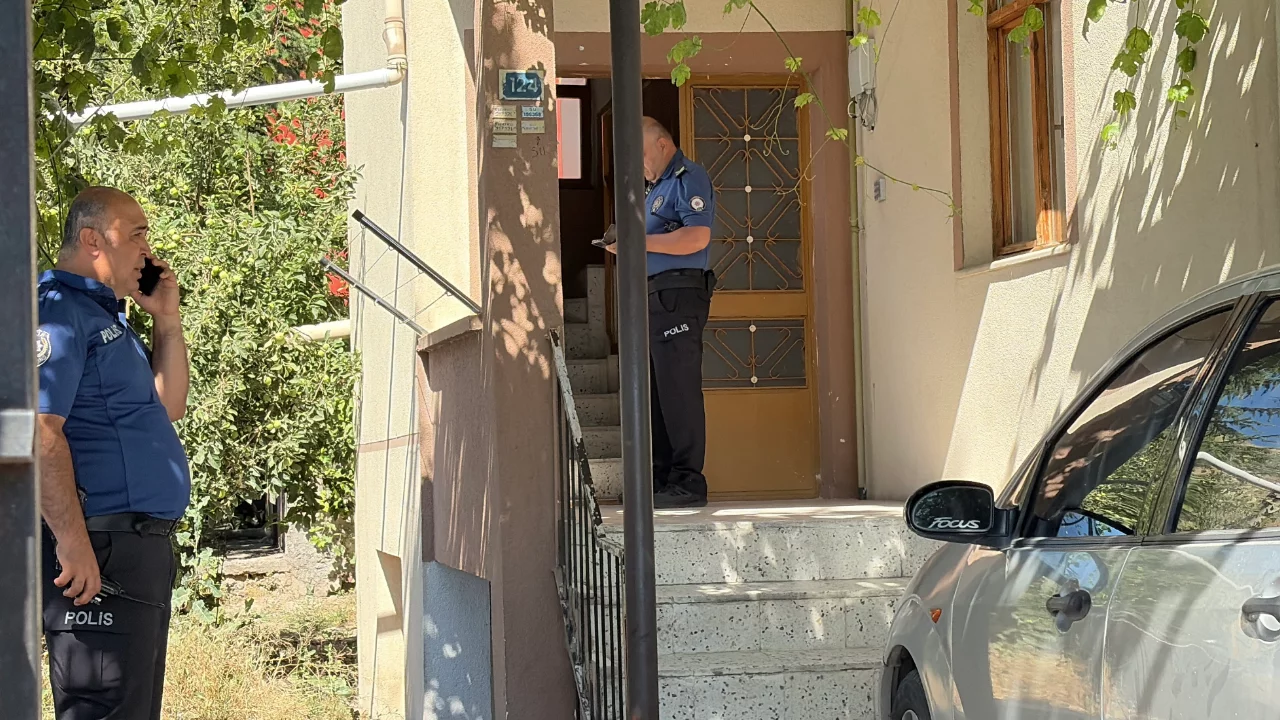 G&ouml;ğs&uuml;nden bı&ccedil;aklanan gen&ccedil; yaralandı