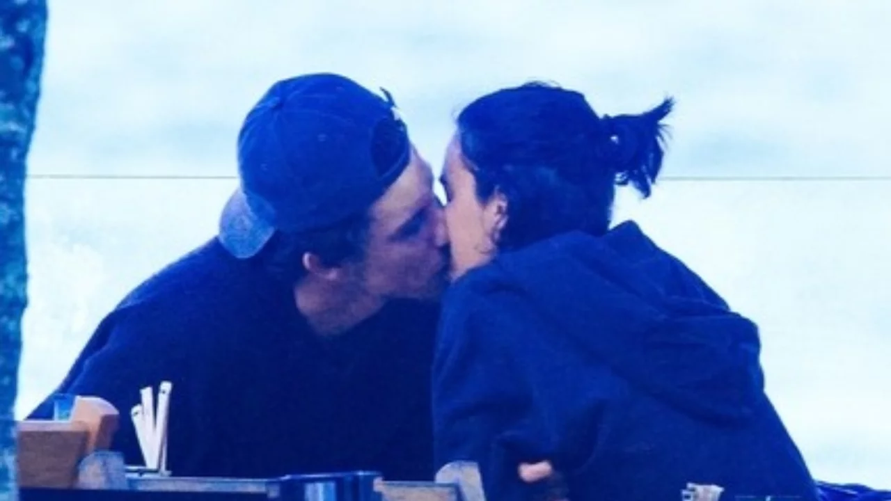 Shawn Mendes ve Bruna Marquezine'den romantik tatil g&ouml;r&uuml;nt&uuml;leri: Aşk dolu anlar kameralara yansıdı