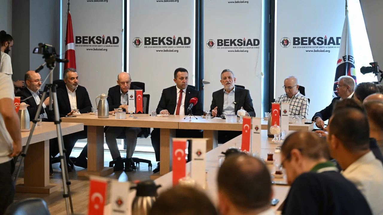 Başkan İbrahim Burkay BEKSİAD &uuml;yeleriyle bir araya geldi