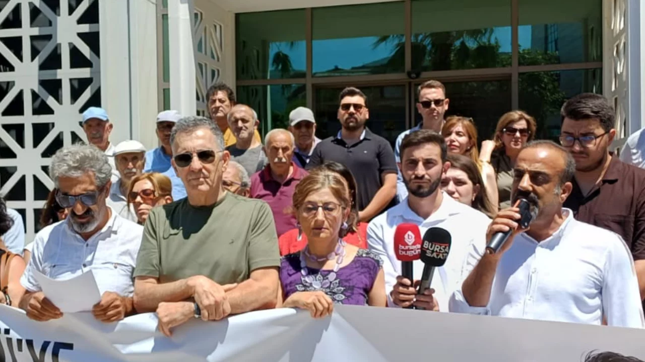 Bursa'da sivil toplum kuruluşlarından İsmet İn&ouml;n&uuml; a&ccedil;ıklaması!
