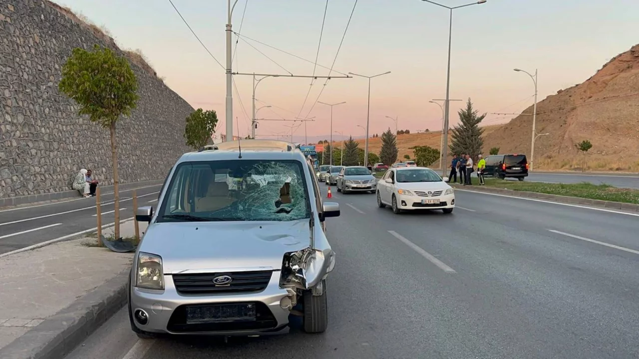 Malatya'da iki ayrı trafik kazasında 2 kişi &ouml;ld&uuml;