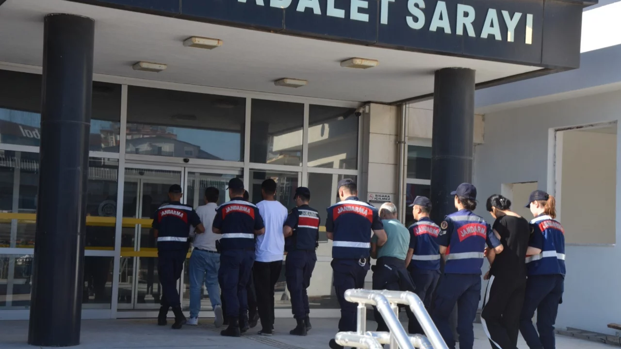 Sosyal medya dolandırıcılığına jandarma operasyonu: 4 gözaltı