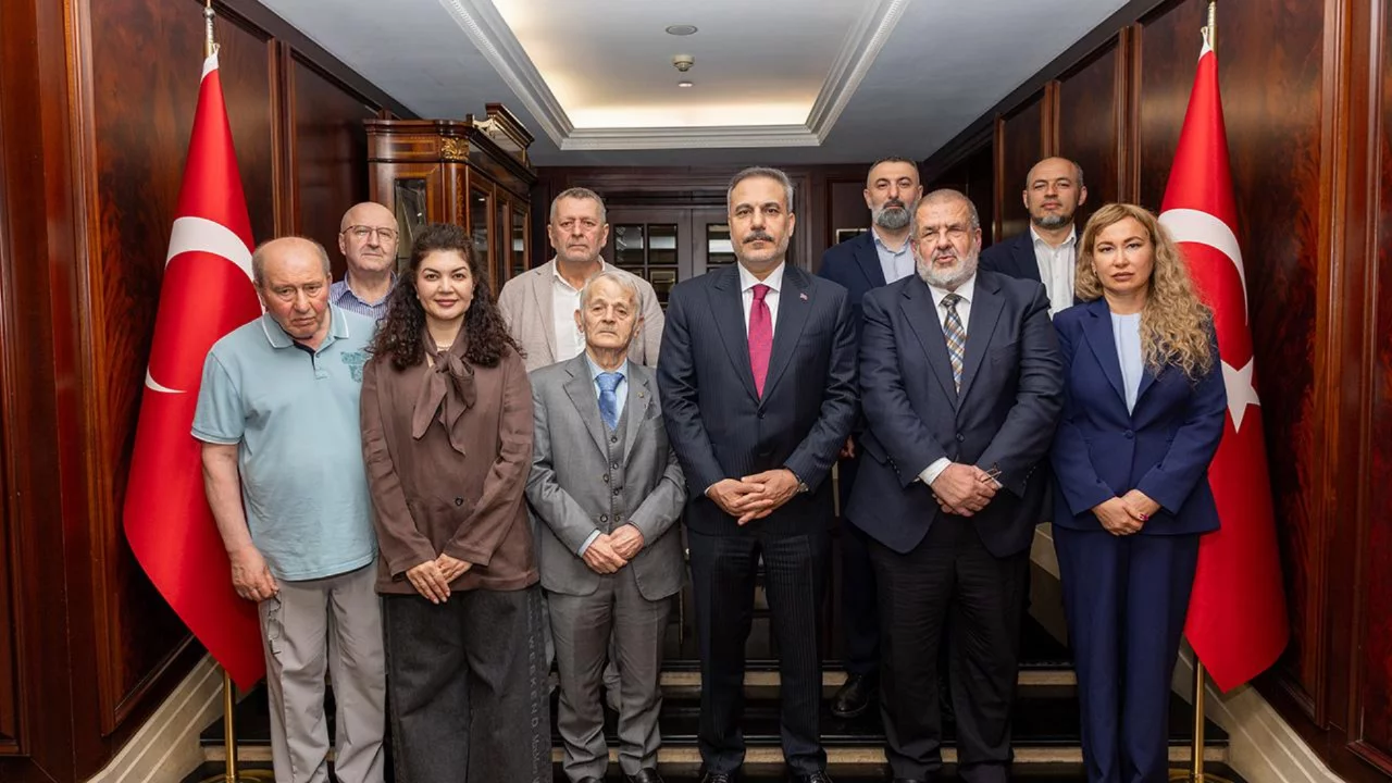 Hakan Fidan'dan Kiev'de kritik Kırım Tatarları zirvesi! 