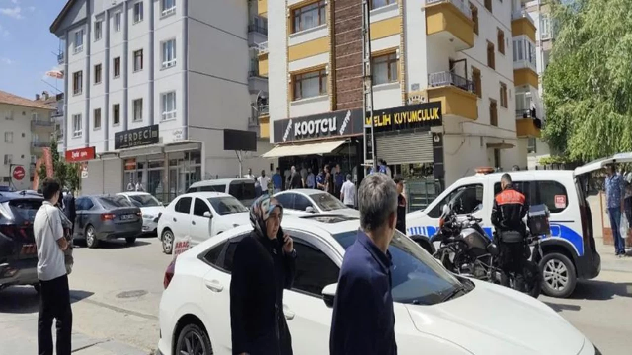 Kuyumcu soyguncusunu internet arama ge&ccedil;mişi ele verdi! 2 saatte yakalandı...