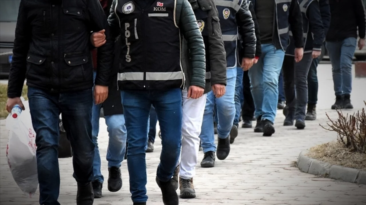 Futbolda tarihi temizlik! Cumhurbaşkanı Erdoğan "K&ouml;k&uuml;n&uuml; kazıyacağız" demişti! Bu kez y&ouml;neticiler g&ouml;zaltında