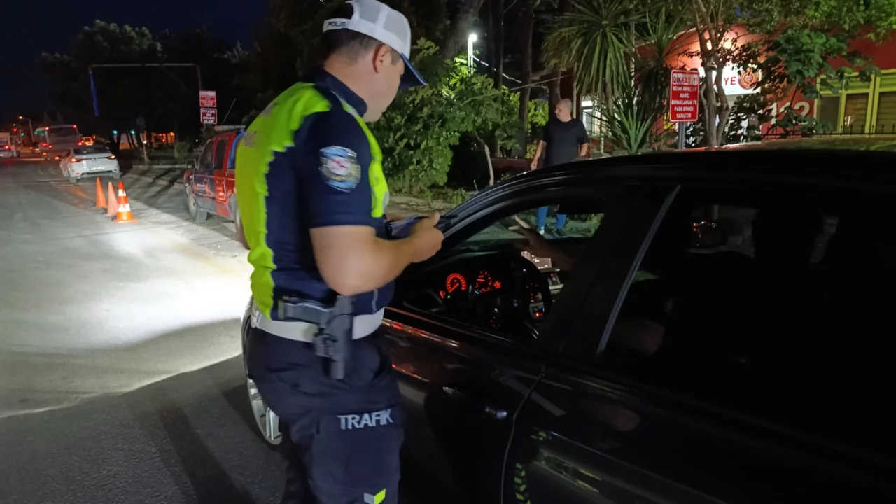 Bursa emniyetinden huzur operasyonu! &Ccedil;ok sayıda polis kenti abluka altına aldı...