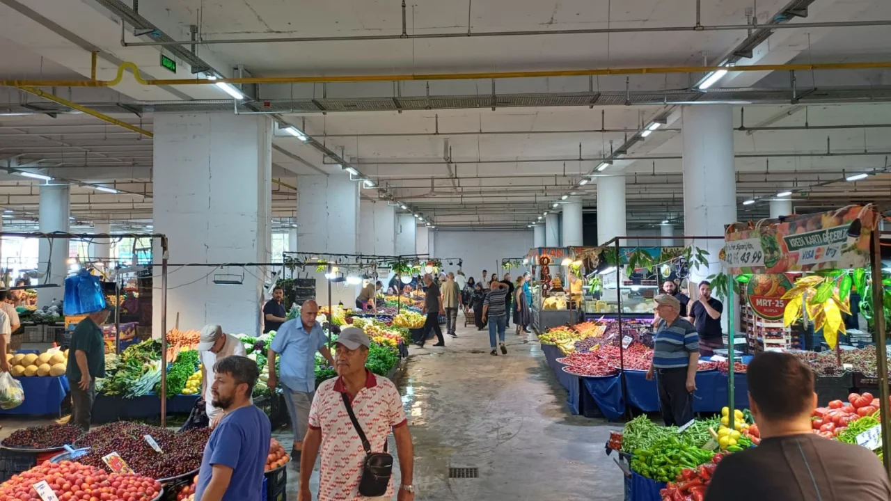 Bursa'da beklenen gün geldi! Hem pazar hem otopark aynı yerde hizmete başladı