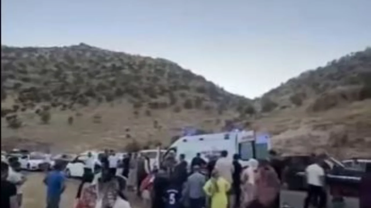 Midyat'ta feci kaza: İki ara&ccedil; &ccedil;arpıştı, 2 yaşındaki bebek hayatını kaybetti