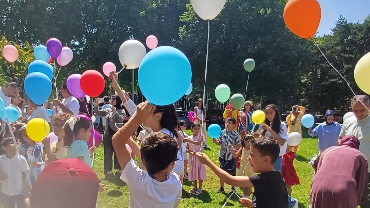 L&ouml;semiyi Yenen Mihrimah Liy&acirc;'nın umut balonları g&ouml;ky&uuml;z&uuml;yle buluştu