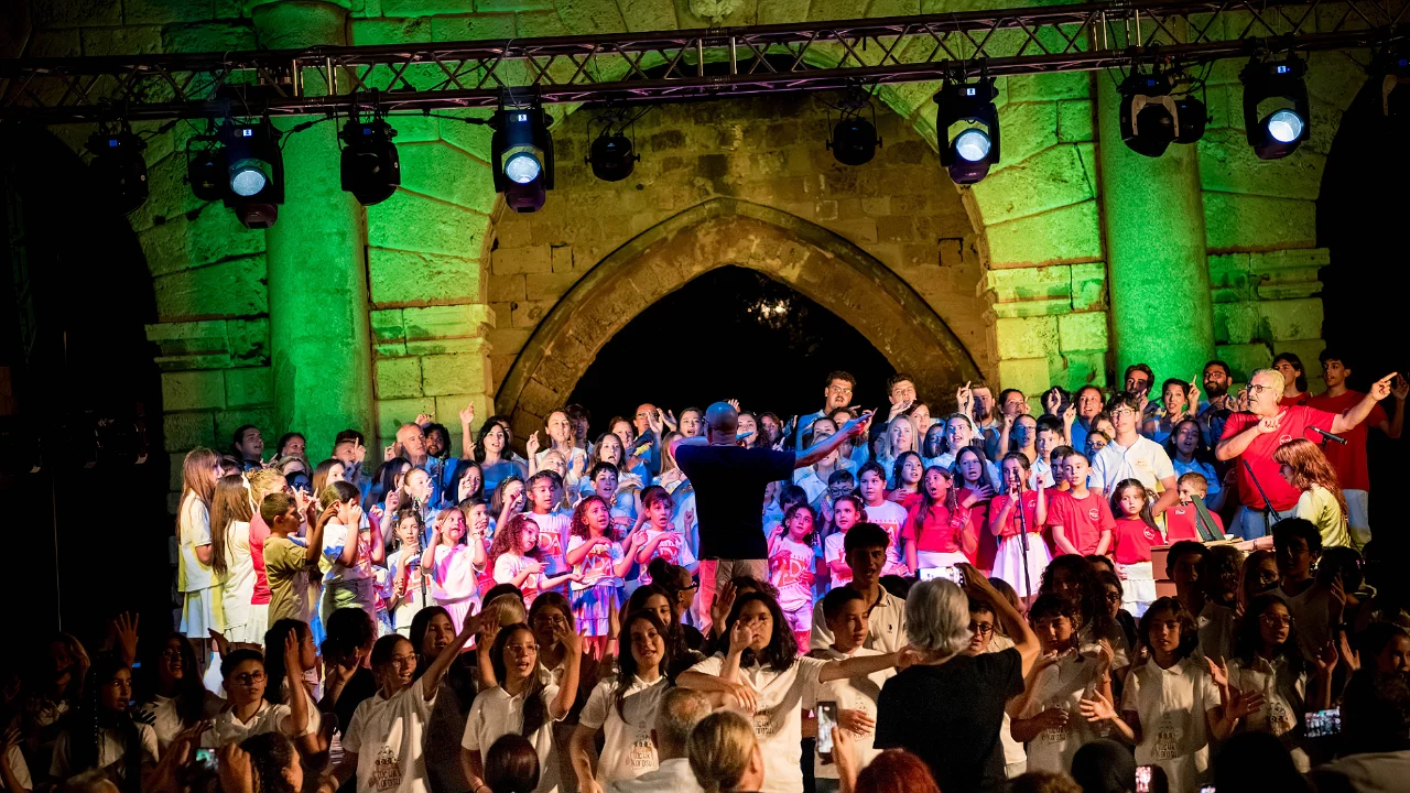 Nil&uuml;fer koroları Kıbrıs'ta sahne aldı
