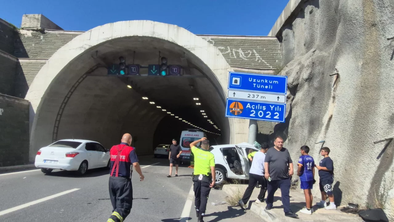 Zonguldak'ta tünel girişinde korkutan kaza! Genç sürücü ağır yaralı