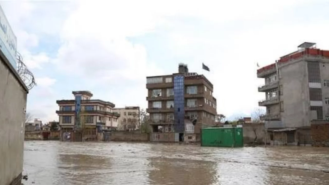 Afganistan'da şiddetli seller felakete yol açtı: Nuristan'da can kaybı arttı