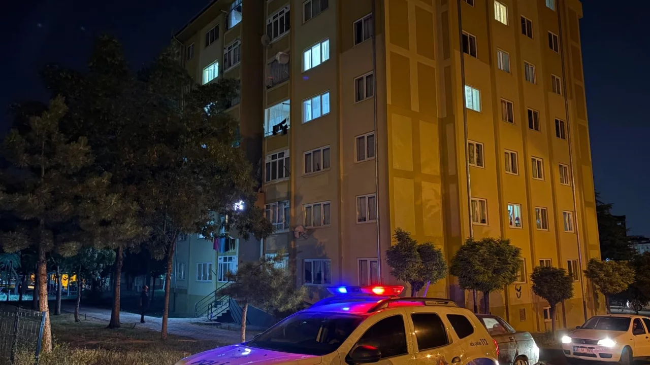Kayseri'de 3. kattan d&uuml;şen 3,5 yaşındaki &ccedil;ocuk ağır yaralandı