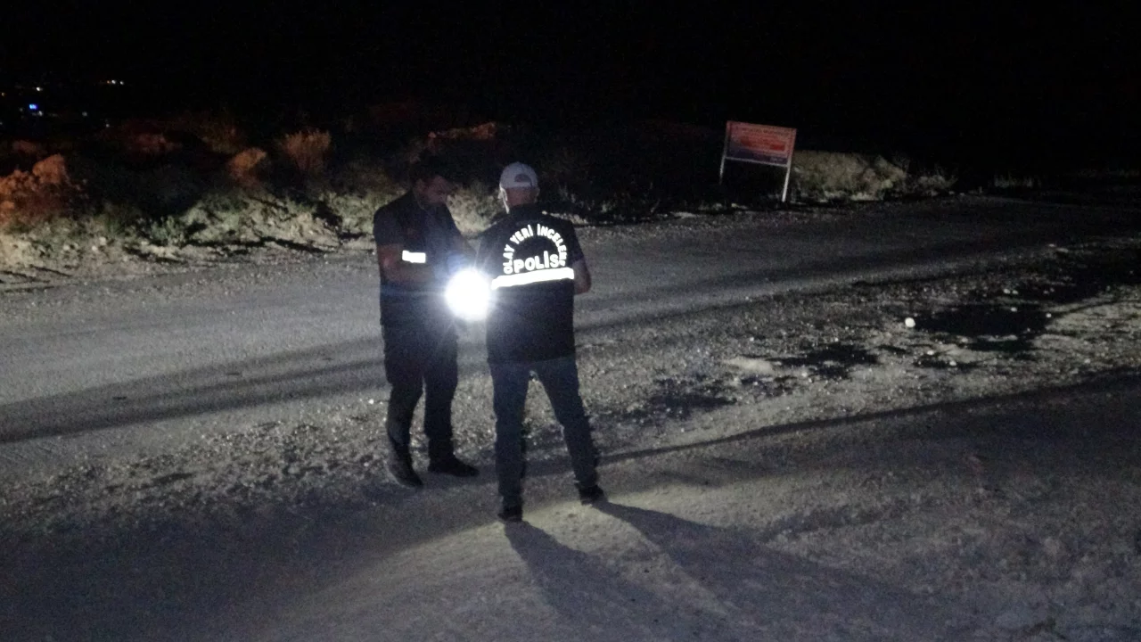 Husumetli gruplar arasında silahlı kavga: Ayağından vurulan kişi hastaneye kendi imkanlarıyla gitti