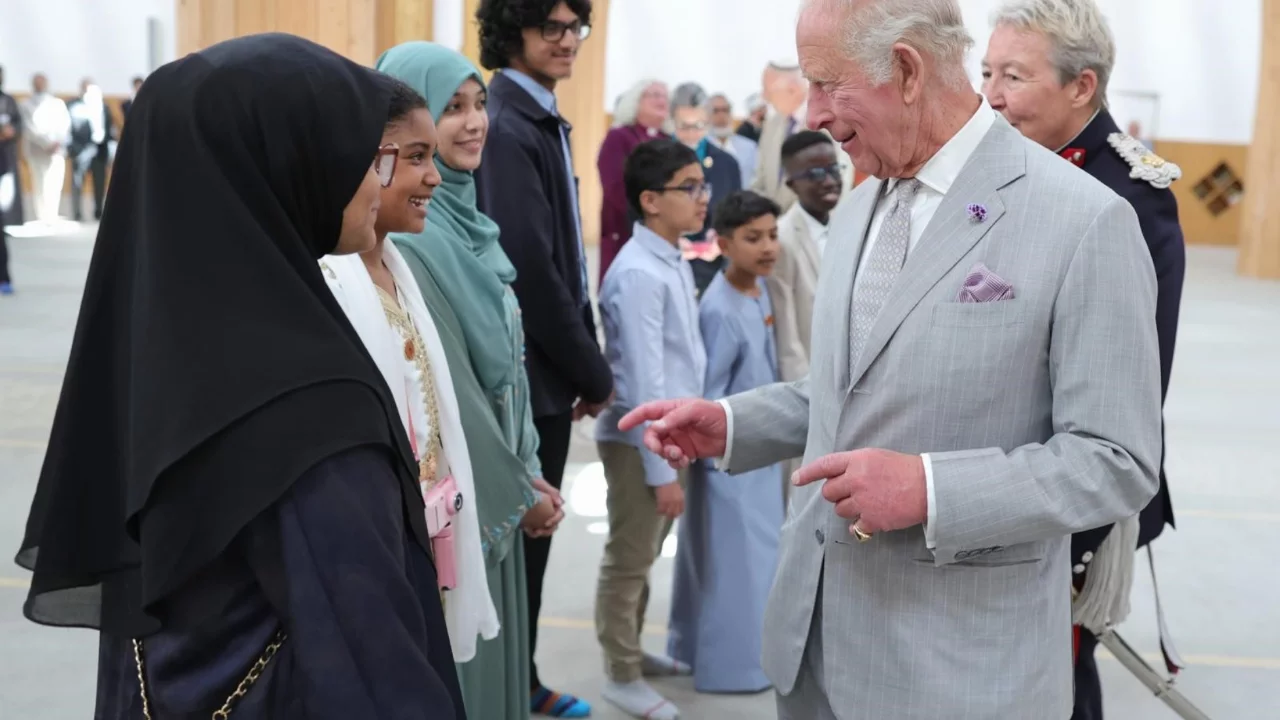 Kral III. Charles'tan Türkiye destekli Cambridge Merkez Camii'ne ziyaret