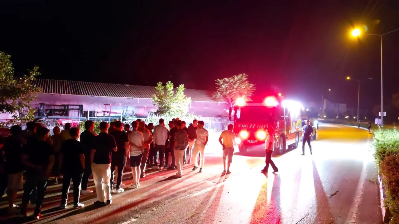 Viraj felaketi! Bursa'da cip takla attı, iki gen&ccedil; &ouml;l&uuml;mden d&ouml;nd&uuml;