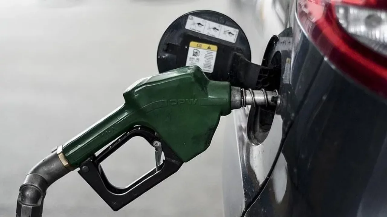 Akaryakıt tabelaları yine değişti! Motorine zam geldi