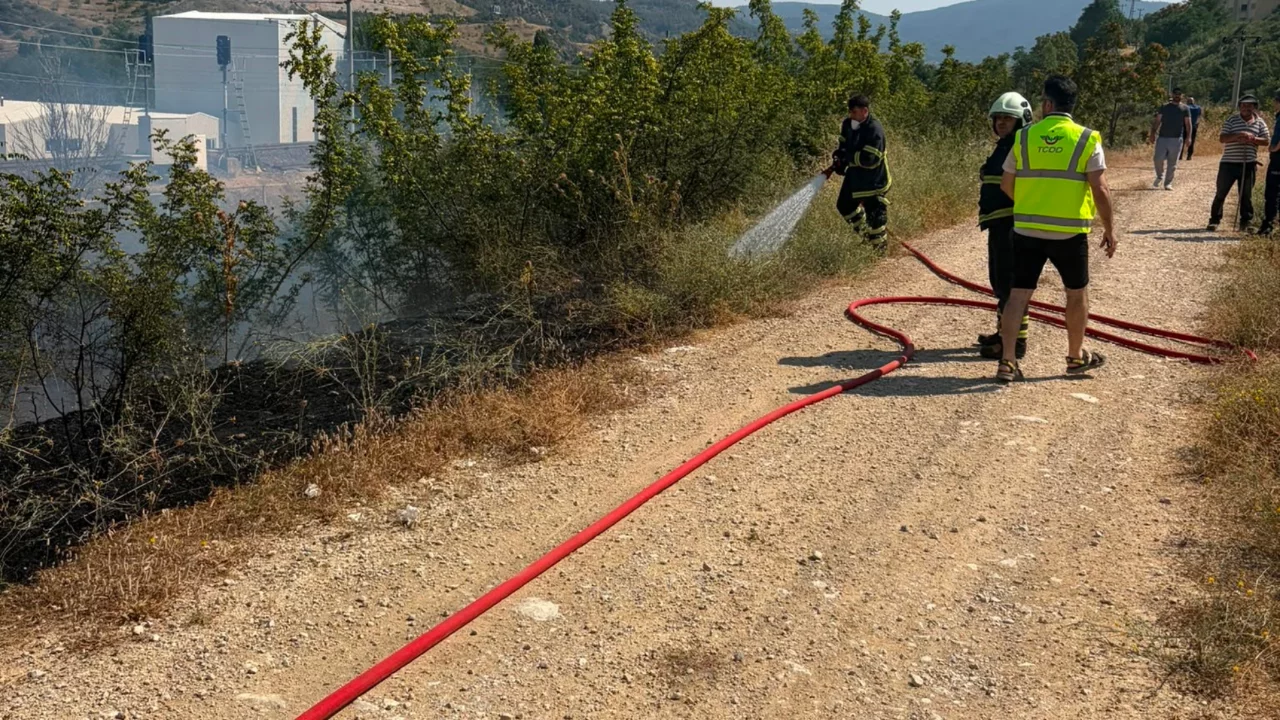YHT hattı yakınında yangın!