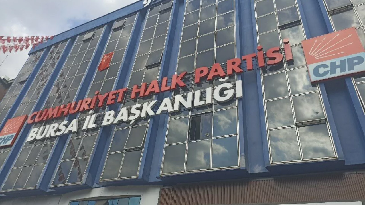 CHP Bursa'da çok sayıda görevden alma! 