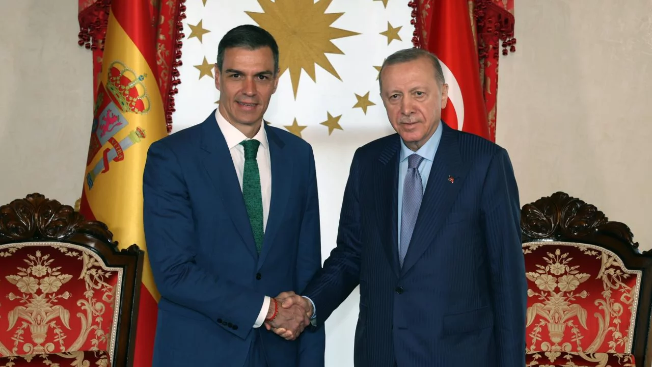 Cumhurbaşkanı Erdoğan'dan İspanya lideri S&aacute;nchez'e tebrik telefonu